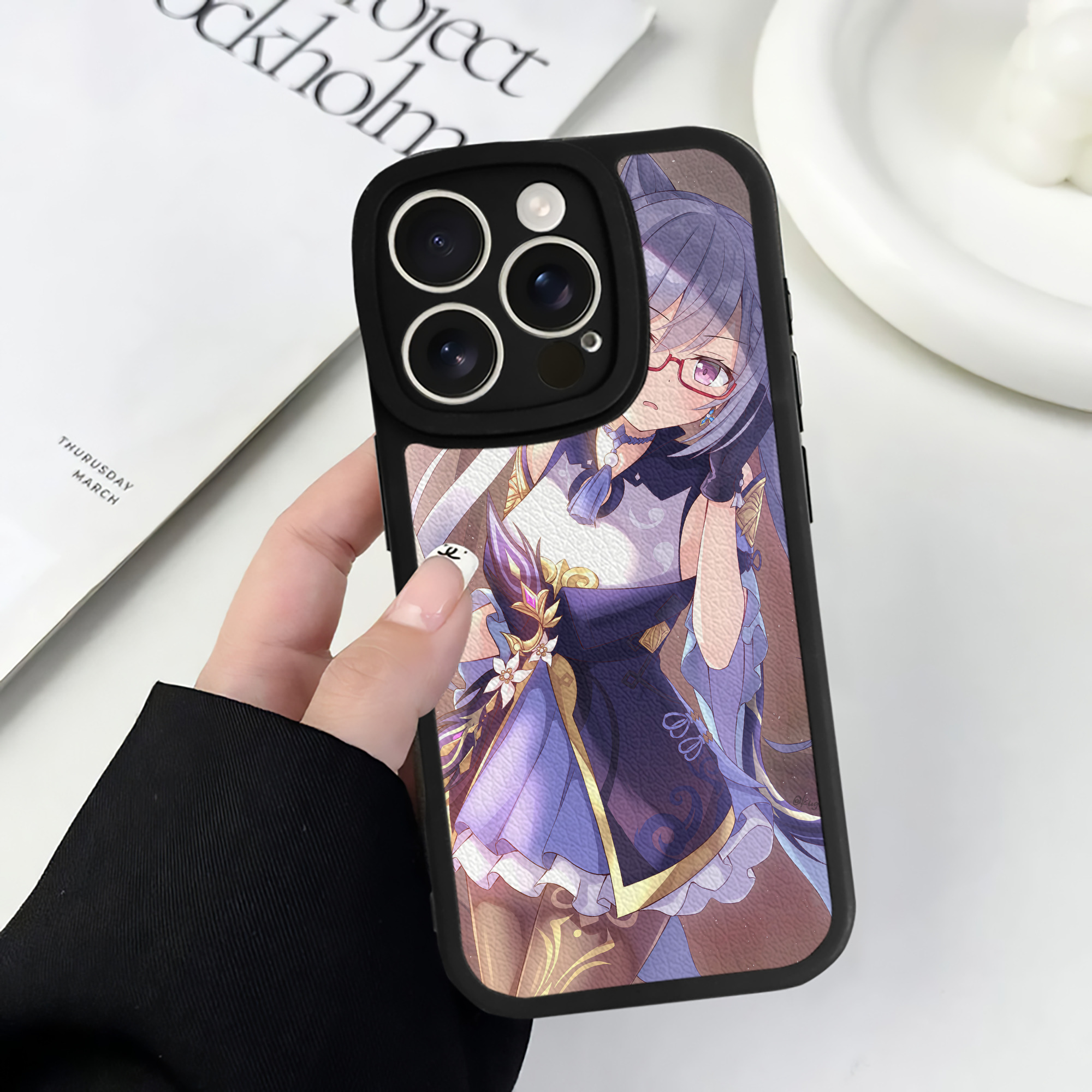 げんし神 genshin 【iPhone 16シリーズ対応】シリコンスマホケース（レザー調） 材質：シリコン